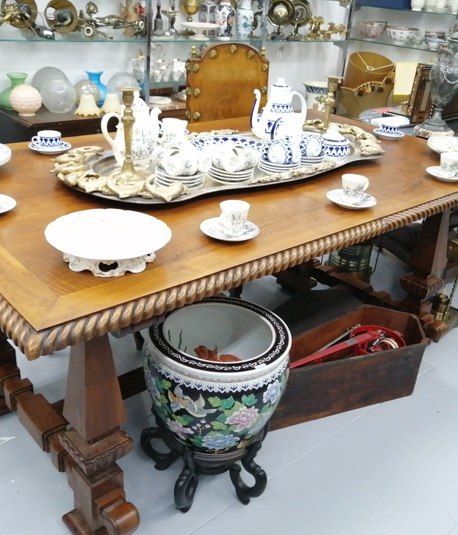 Mesa con 6 sillas