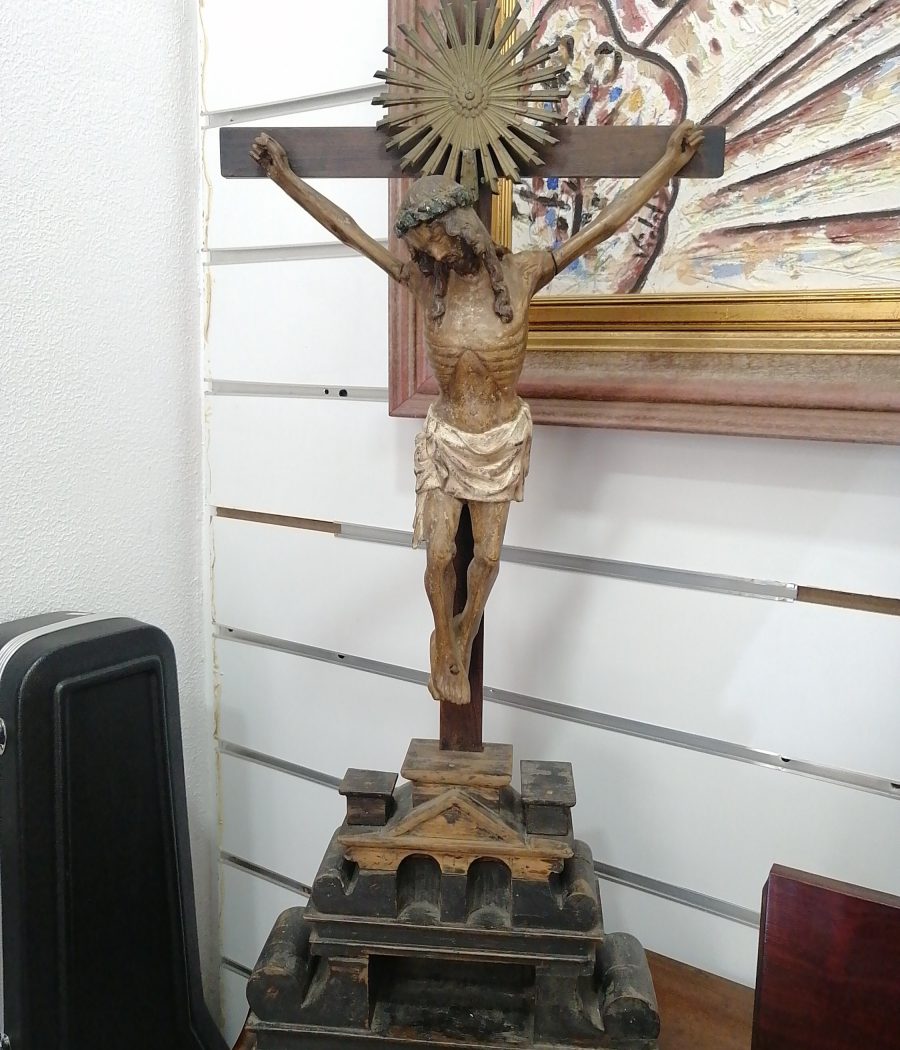 Cristo en cruz siglo XVIII