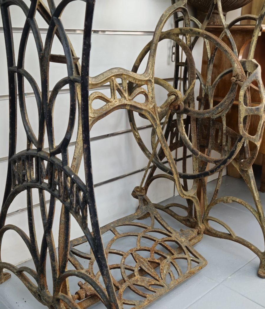 Pie máquina de coser Naumann